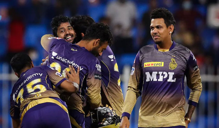 IPL: Delhi and KKR fans clash on social media