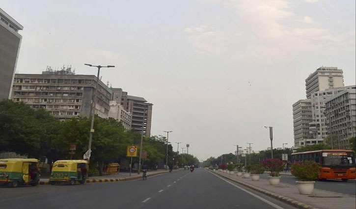 Markets closed on first day of weekend curfew in Delhi, roads empty