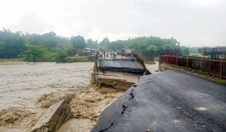 Flood wreaks havoc in Assam, more than 5 lakh people affected