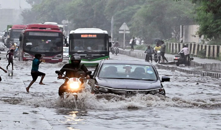 Delhi rain: Govt cancels leave of all officers; Order given for inspection of waterlogged area