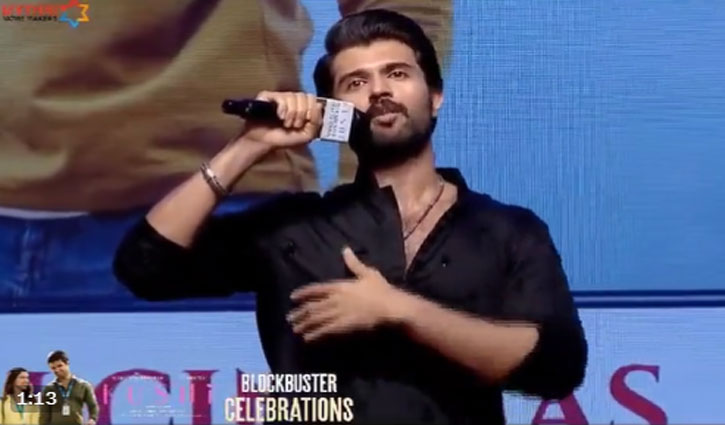 Vijay Deverakonda gave Rs 1 lakh each to 100 families, promoted 'Kushi'