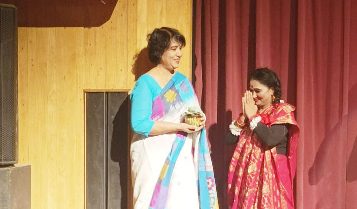 "Tinkodi Dasi - Lady Macbeth" staged in Delhi, Bangladeshi writer Taslima Nasreen encouraged the artists