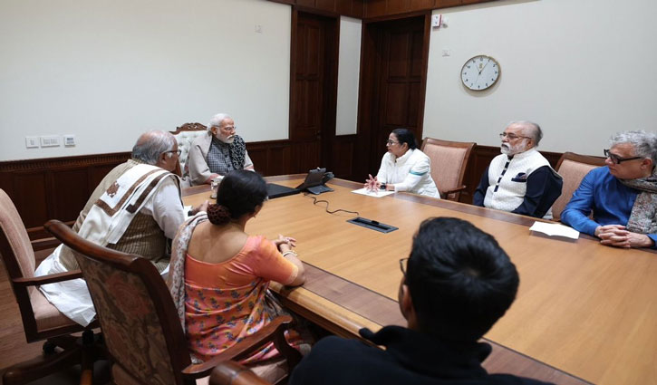 West Bengal CM Mamata meets PM Modi, demands release of money for the state