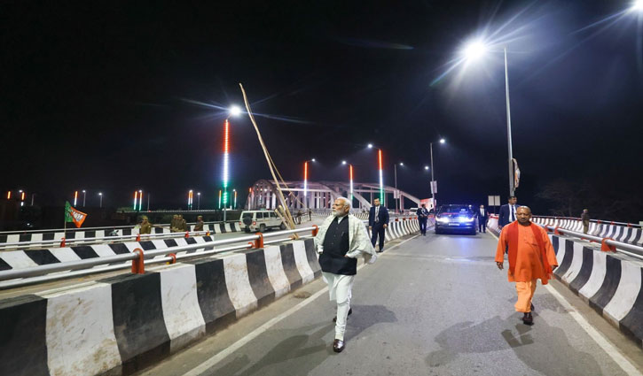 PM Modi and Yogi Adityanath inspected Varanasi Highway late at night