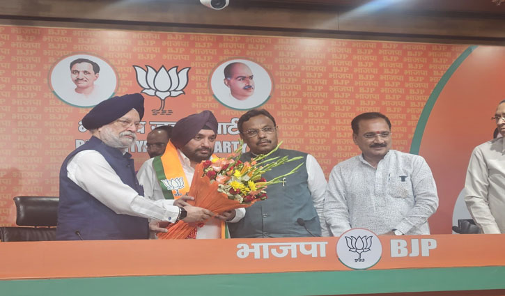 Arvinder Lovely returns to BJP, attacks Congress for 'tukde-tukde' gang politics