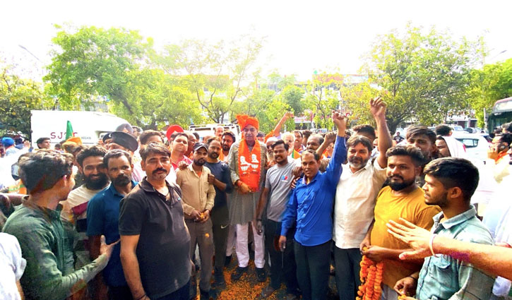 BJP candidate Sanjay Tandon has the upper hand in Chandigarh, being a local, he is getting tremendous support from the people.