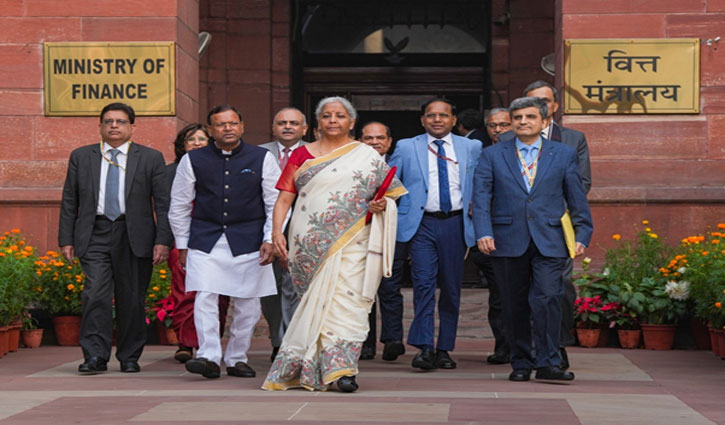 Finance Minister Sitharaman wore Dulari Devi's Mithila painting saree for the budget presentation