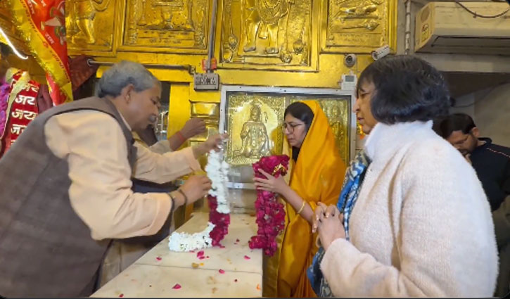 Swati Maliwal visited the ancient Hanuman temple, 'Truth always wins'