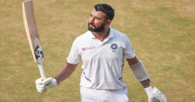 Gavaskar lashes out at BCCI selectors: Pujara made scapegoat for others' failure