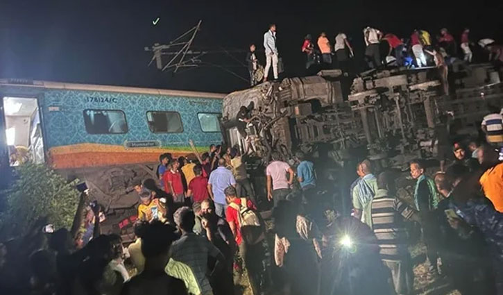 Coromandel Express collided with goods train in Odisha, many passengers feared dead; Rescue operation continues