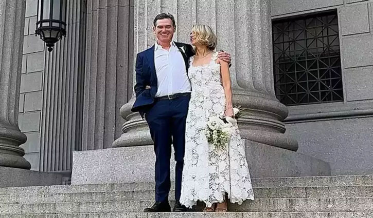 Hollywood actress Naomi Watts 'married' to Billy Crudup, shares photos