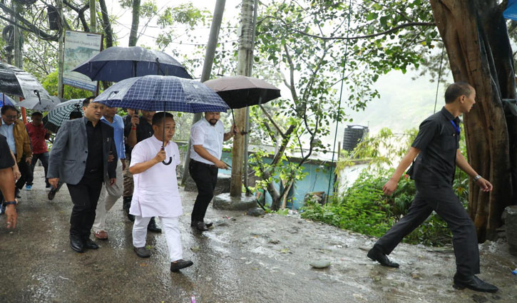 Death toll in Sikkim floods rises to 14, 101 including 22 soldiers missing; PM Modi assured 'all possible cooperation'