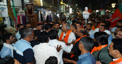 Brijmohan Aggarwal attacked near mosque in Raipur, slapped during election campaign; Supporters surrounded the police station