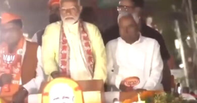 Nitish Kumar trolled for showing BJP symbol at Patna rally with PM Modi