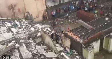 5-storey building collapses in Surat, Gujarat, many people feared trapped