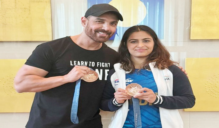 Double bronze medalist Manu Bhaker and John Abraham meet