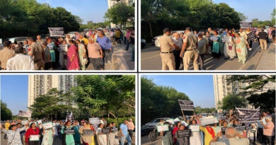 Residents of Capital Green Delhi took to the streets in protest against DLF's arbitrariness