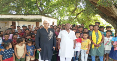 Doctor Birbal Jha taught English to children under a banyan tree, became an inspiration for the villagers