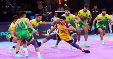 Telugu Titans defeated Patna Pirates by 2 points in a match that went till the last raid