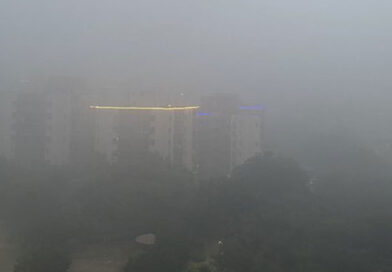 Delhi becomes a gas chamber, dense fog, air quality 'very poor'